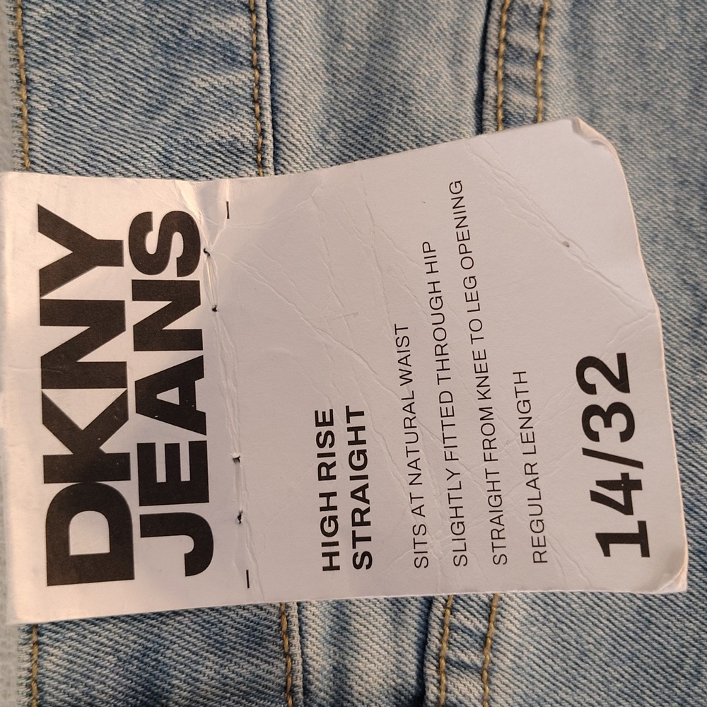 DKNY High-Rise Classic Straight-Leg Raw-Hem Jeans. Size 14/32 - Picture 6 of 11